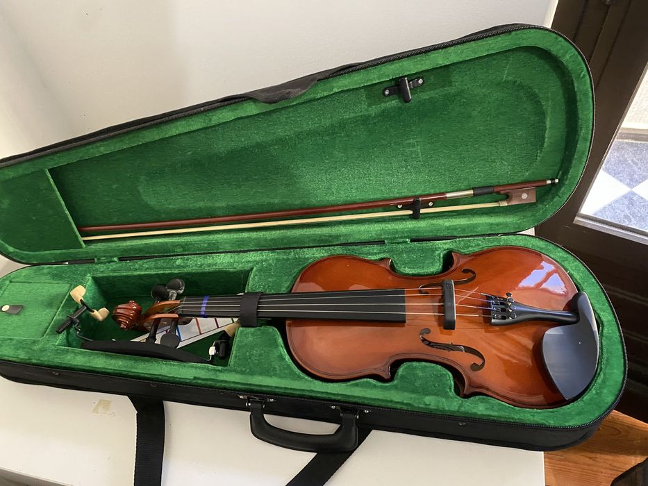 Vende-se violino cemi novo