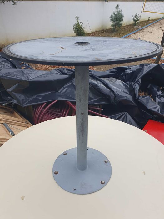 Mesas ferro fundido 1,18metro diâmetro,  70cm altura cor tampo begê