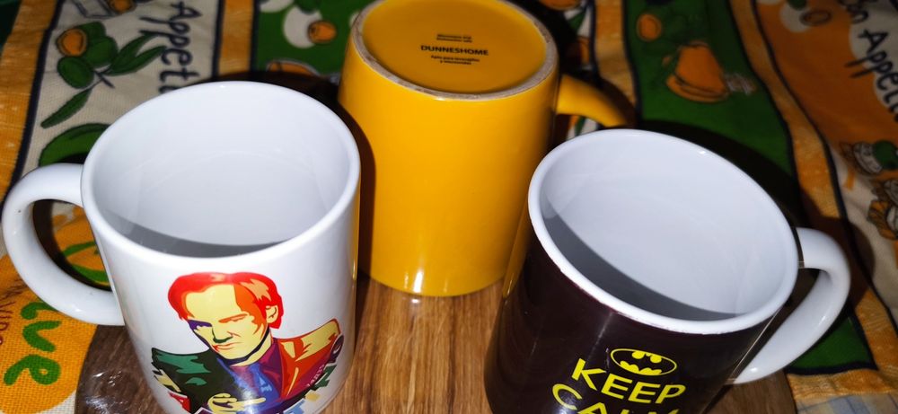 Чашки різні, з принтом, всякі, серветниця металева