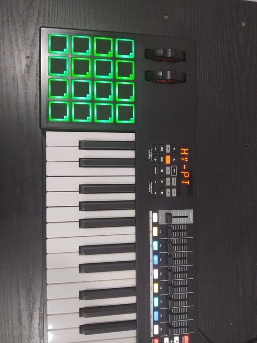 Piano Midi M-Audio Code 61 teclas