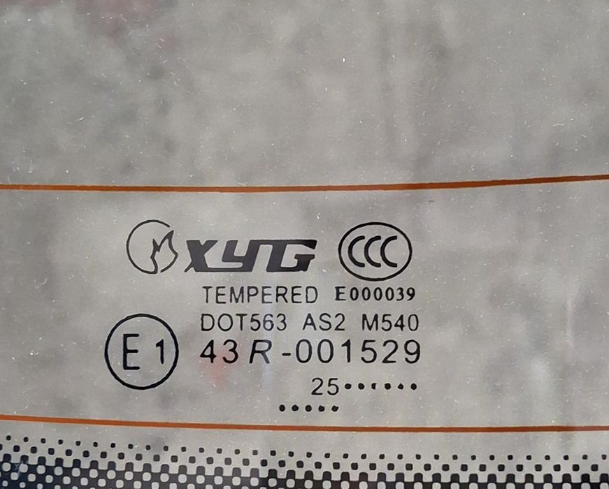 Скло задне Golf 7