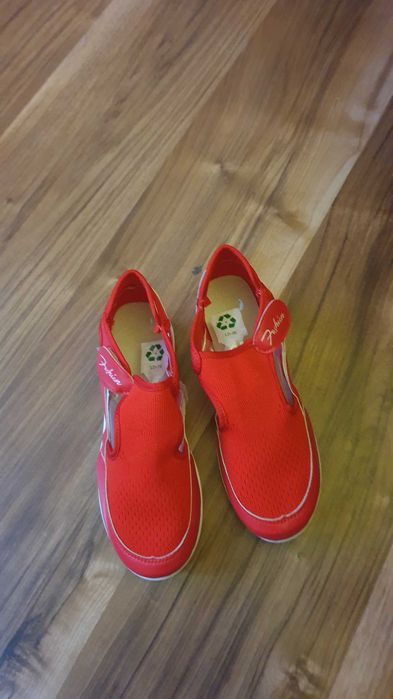 Półputy sportowe czerwone NOWE
