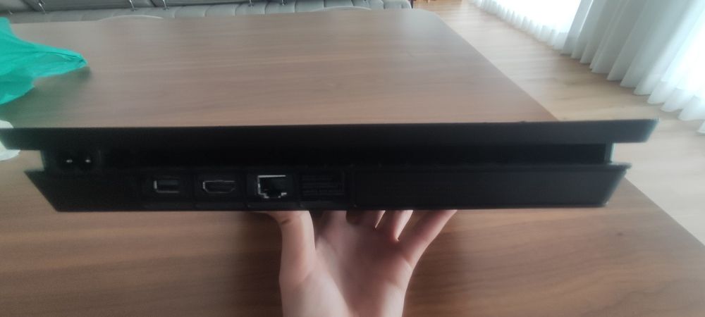 PlayStation 4 Slim 1TB