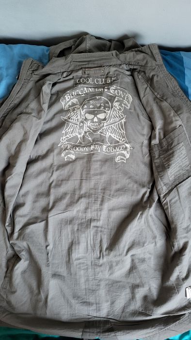 Płaszcz dziecięcy z motywem piratów