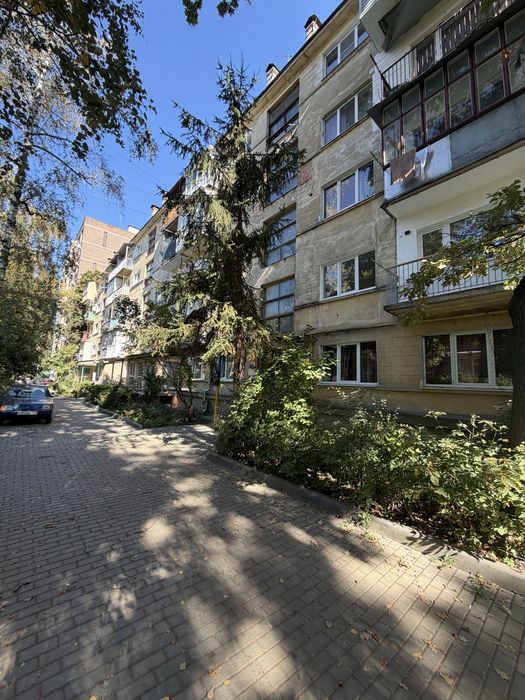 2 кімнатна в ЦЕНТРІ  р-н ПАРКУ ШЕВЧЕНКА 2 поверх