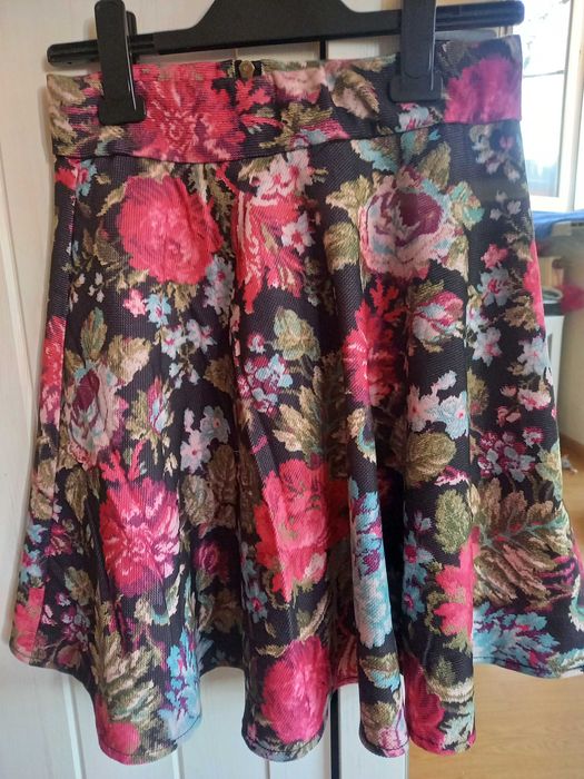 Spódnica Amisu rozm. 36