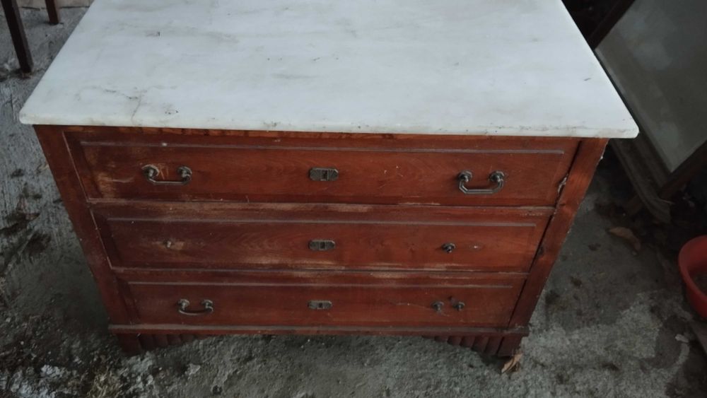 Cómoda em Madeira Maciça com Mármore e Espelho