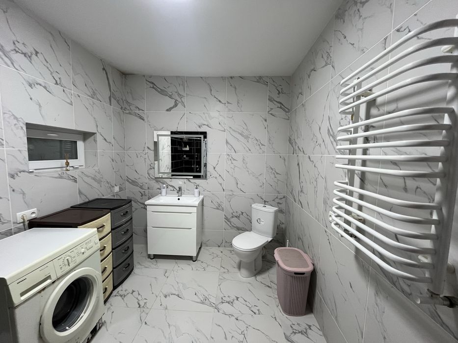 Просторий будинок для сім'ї, 150 м², у Звягелі, 4 кімнати,Від власника