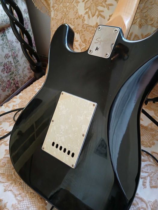 Guitarra Elétrica Squier Fender + Amp + Saco como novo