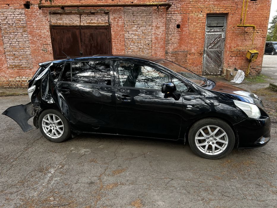 Toyota Verso після ДТП