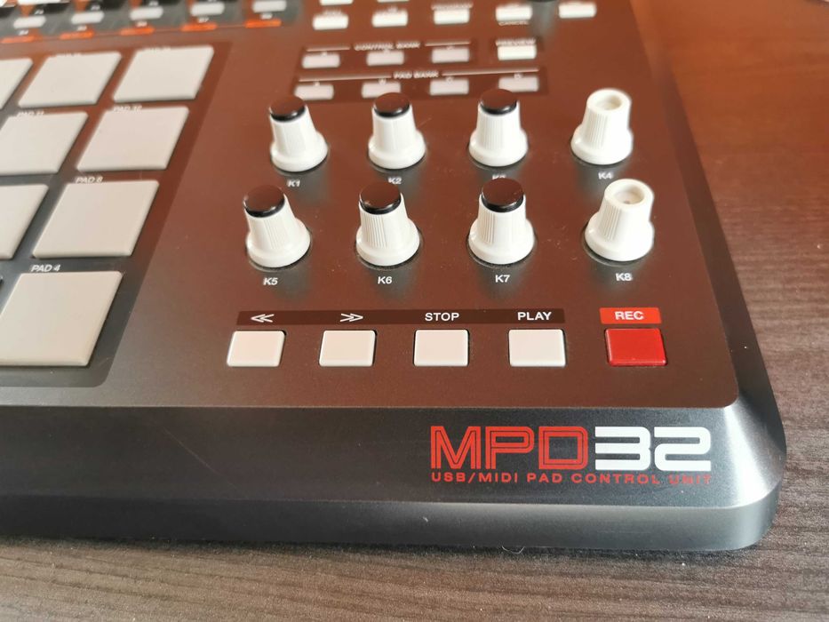 Akai MPD 32 - DJMania