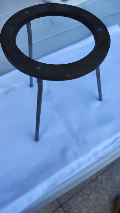 Tripé laboratório medicina dentária