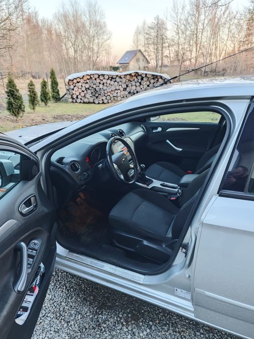 Ford  Mondeo 2.0  benzyna