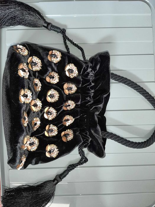 Bolsa em veludo e missangas - MANGO - NOVA!