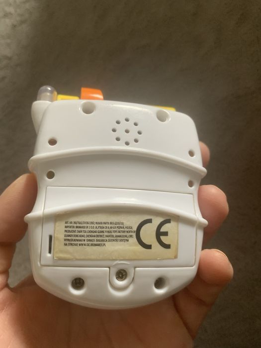 Telefonik grajaco swiecacy