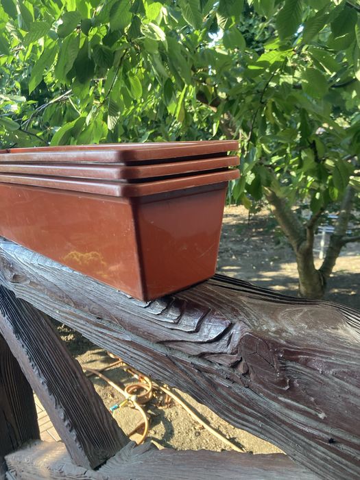 Ящик - вазон с креплениями балконный для цветов