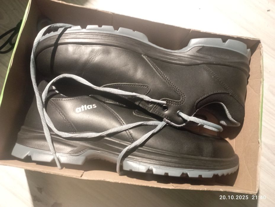 Buty atlas rozmiar 46 wkładka 31 cm nowe