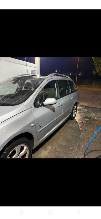 Peugeot 307 SW 1.6 HDi de 2006, edição Black & Silver, com 272.930 km
