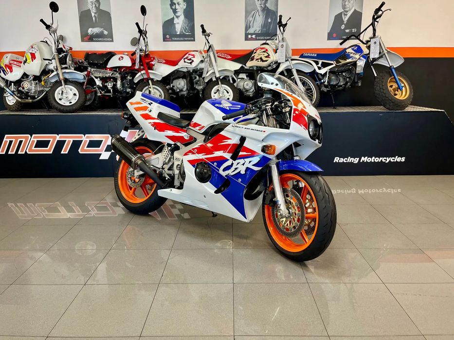 Honda CBR  400RR