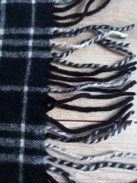 Wełniany szalik z frędzlami Burberry