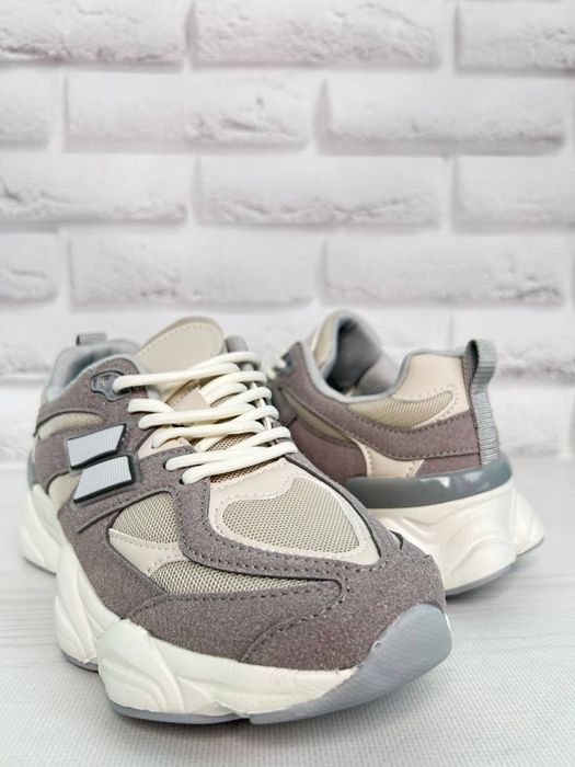 Стильні кросівки саме для тебе !!!