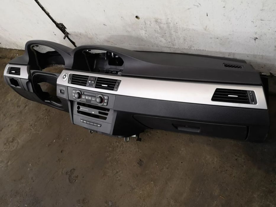 bmw e90 e91 e92 deska kokpit konsola pod nawigację oryginał pulpit