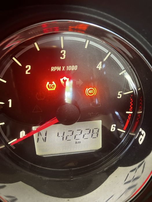 Vendo moto Indian CHALLENGER LIMITED como nova.