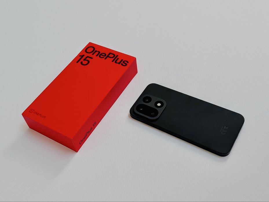 Oneplus 15  - 12/256Gb - Preto