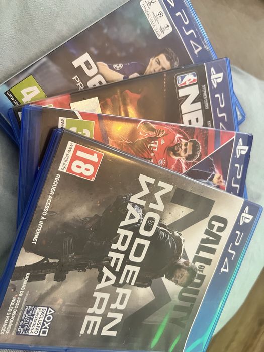 Vendo Ps4 com jogos