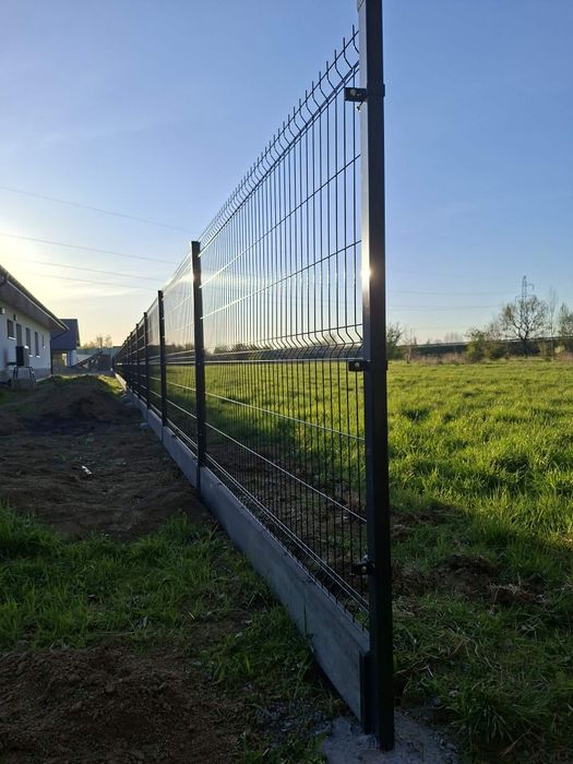 Montaż ogrodzeń, ogrodzenia panelowe