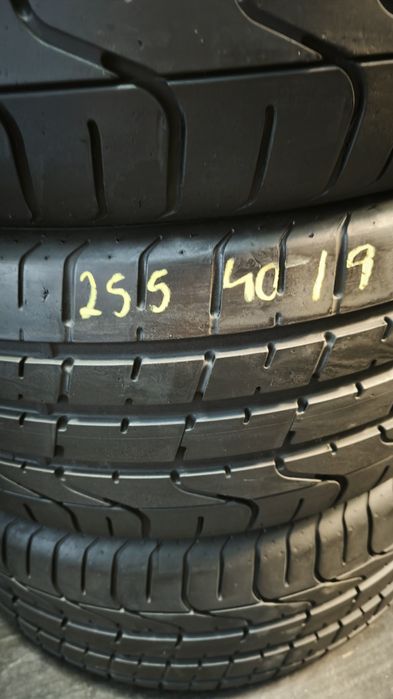 Pneus  255/40/19