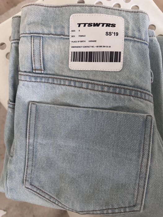 Ttswtrs джинси .