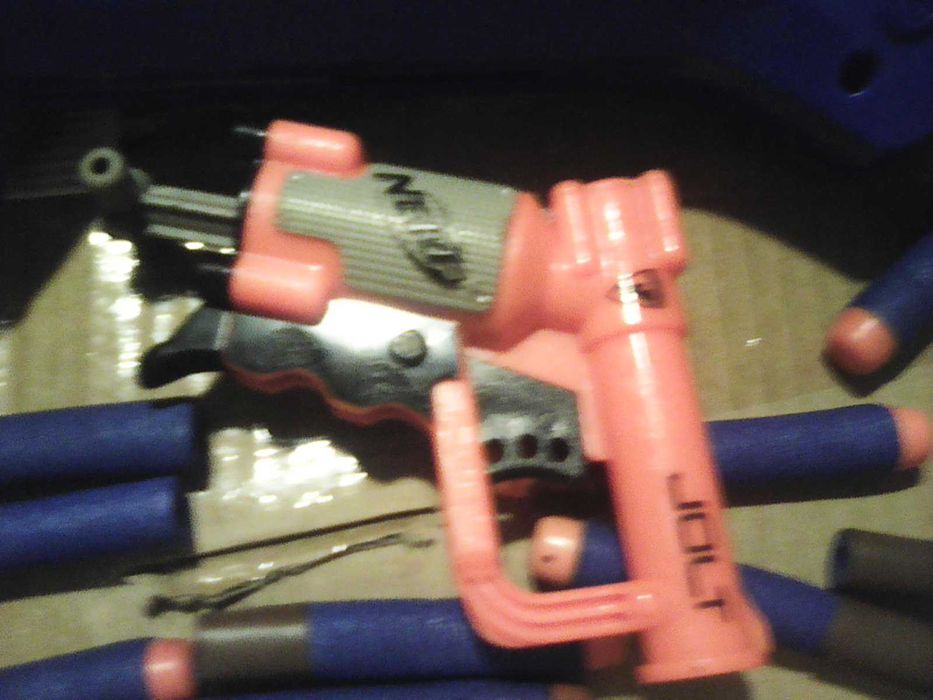 Nerf Elite Rough Cut 2x4 e Nerf N-Strike Elite Jolt Blaster