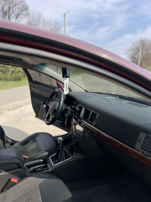 Opel Vectra C 2004 2.2