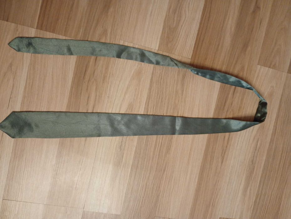 Ciemno zielony krawat