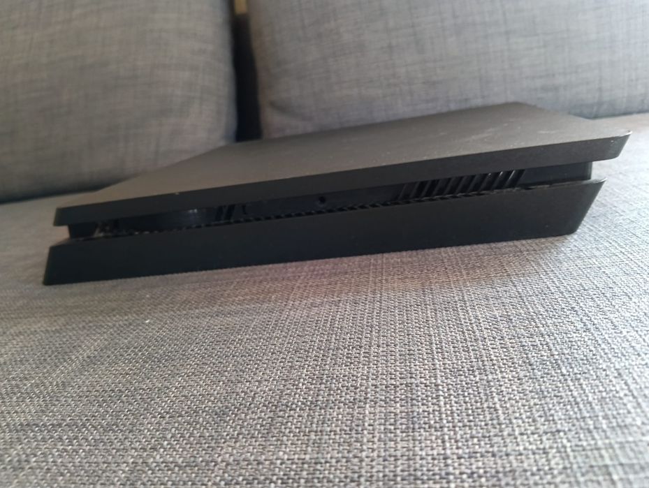 Playstation 4 Slim, 500GB Preto, Dualshock,