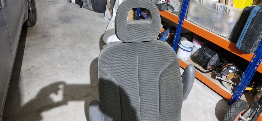 Assento individual  Traseiro em veludo Chrysler Voyager