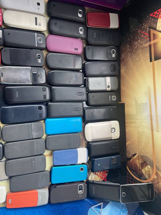 Кнопкові телефони Nokia Лот