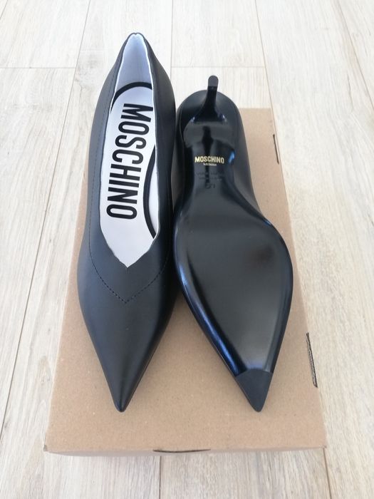 Czółenka Moschino