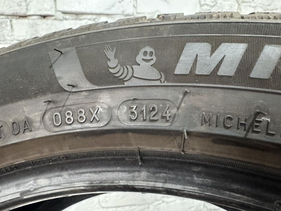 Зимові шини Michelin 225/50 r17