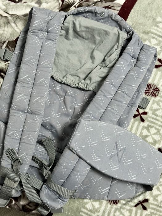 Ерго-рюкзак Love and Carry One з народження