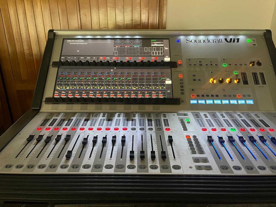 KIT SoundCraft VI1 + CSB 32/8/4