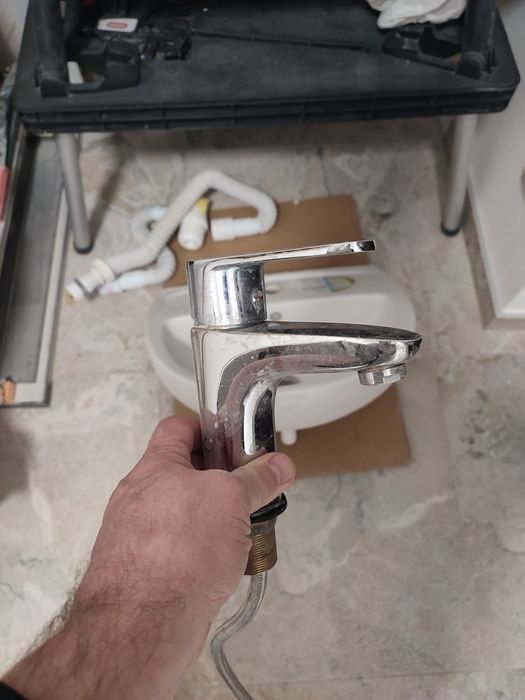 Продам умивальник з краном