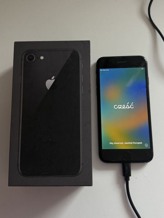 Iphone 8 Gwiezdna szarość czarny 64 GB