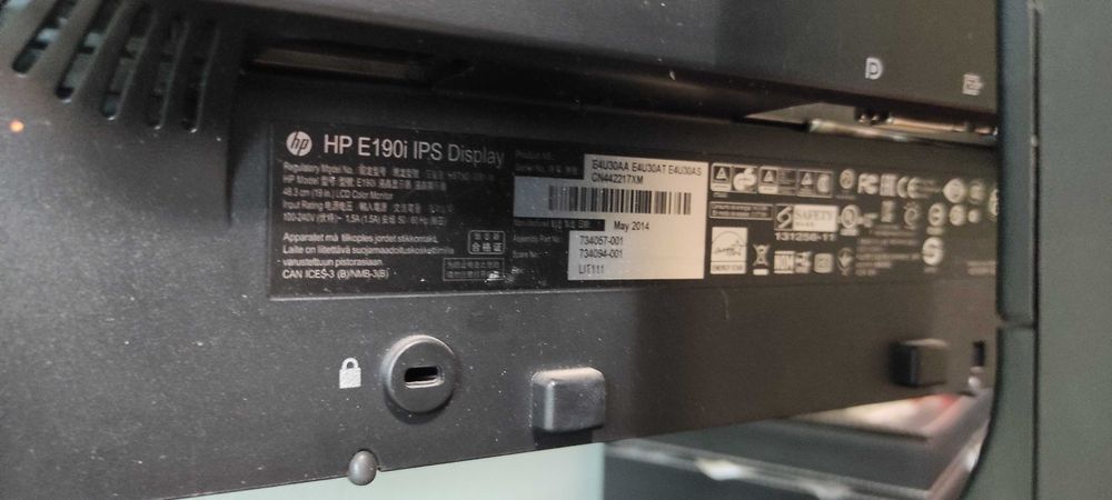 Monitor hp 19 cali