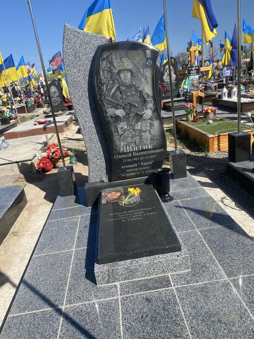 Благоустройство могил. Установка памятников