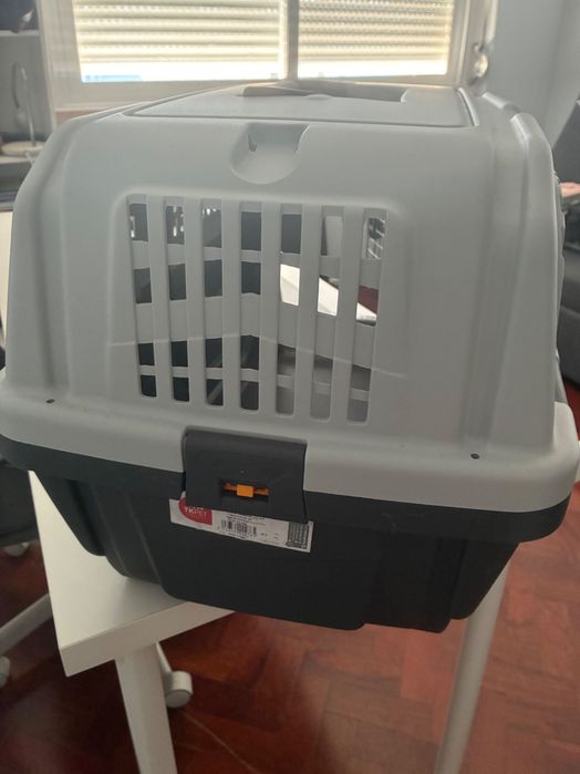 Transportadora rígida para cães e gatos