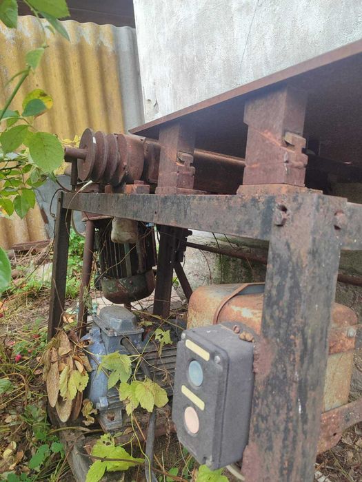 Дерево обрабатывающий станок