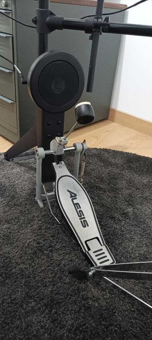 Bateria eletrónica Alesis Nitro Mesh kit | Drumkit