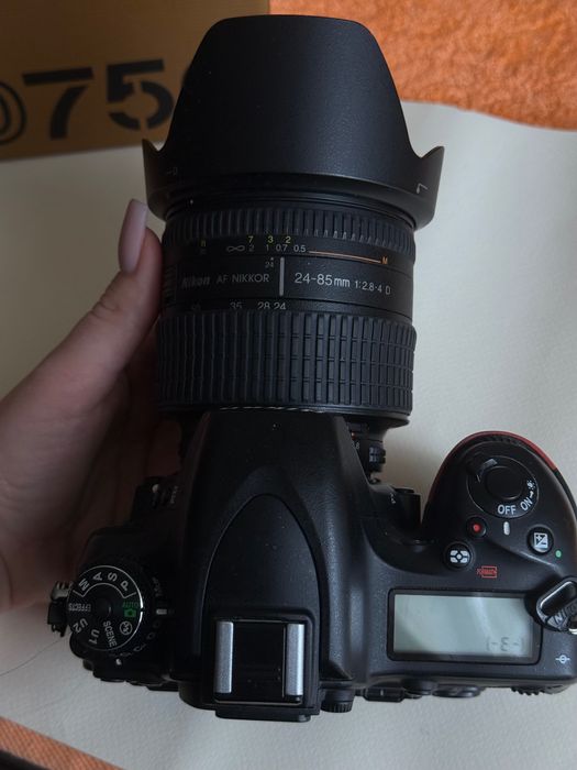 Nikon 750Нікон 750